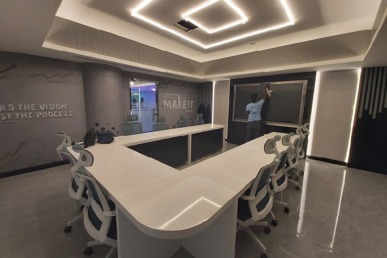 AL ZAEEM LEL SHARQ AL AWSAT REAL ESTATE L.L.C.